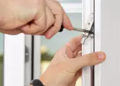Kou013eko stoju00ed vu00fdmena zu00e1mkov dveru00ed?