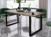 Elegantná váza ako dokonalá dekorácia do jedálne v akomkoľvek štýle