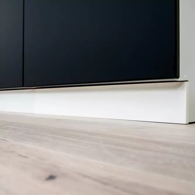 Kuchynská skrinka Denis d30 cargo + kôš čierna mat/biela