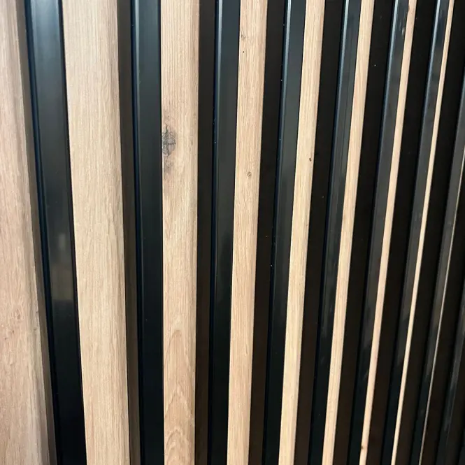 Skriňa Lanko 2-140 (45) artisan/biela